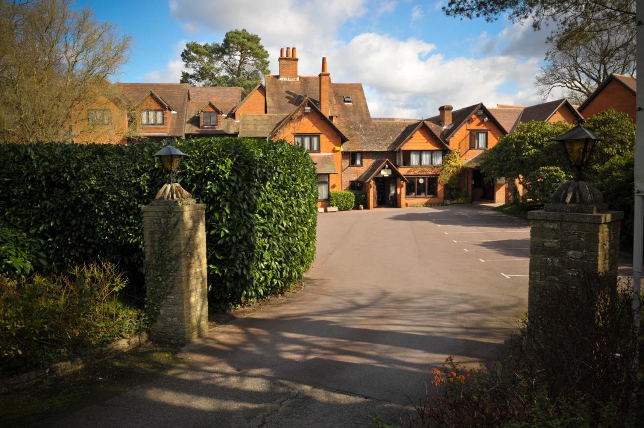 The Casa Hotel-Yateley, Farnborough Exterior photo